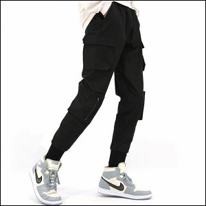 Pantalon cargo noir coupe droite