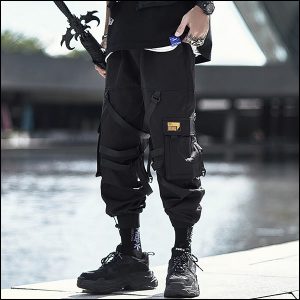 Pantalon large noir style cargo